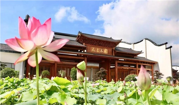 清溪村、天意木國景區(qū)、明清古巷、市博物館、胡林翼故居二日游