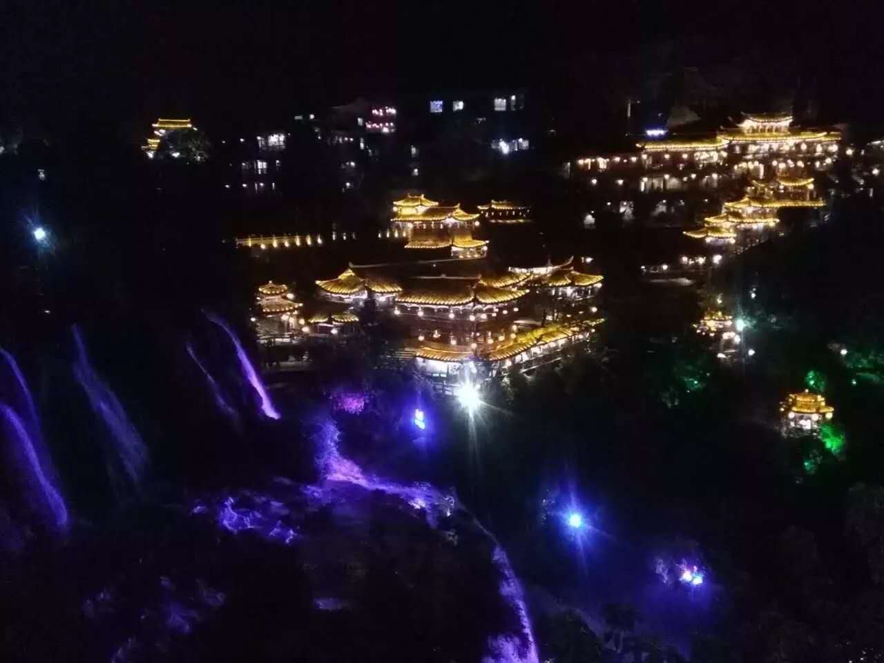 湘西芙蓉鎮(zhèn)、紅石林汽車特價2日游