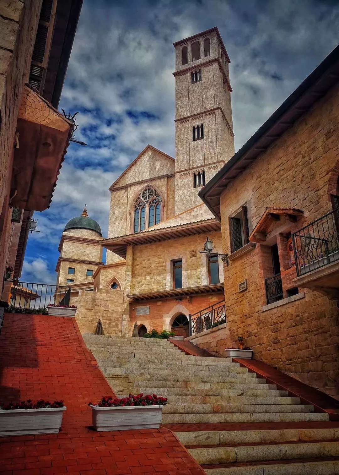 長沙?華誼兄弟電影小鎮(zhèn)、李自健美術(shù)館一日游