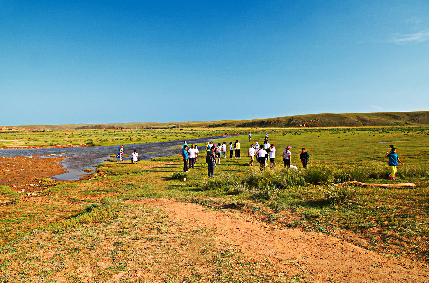 (人氣草原、5A響沙灣、歡樂牧場、內(nèi)蒙古博物院、夢幻水世界)雙飛5日親子游