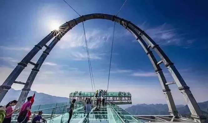 國際和平城—芷江、懷化大峽谷負(fù)離子洗肺體驗(yàn)二日游